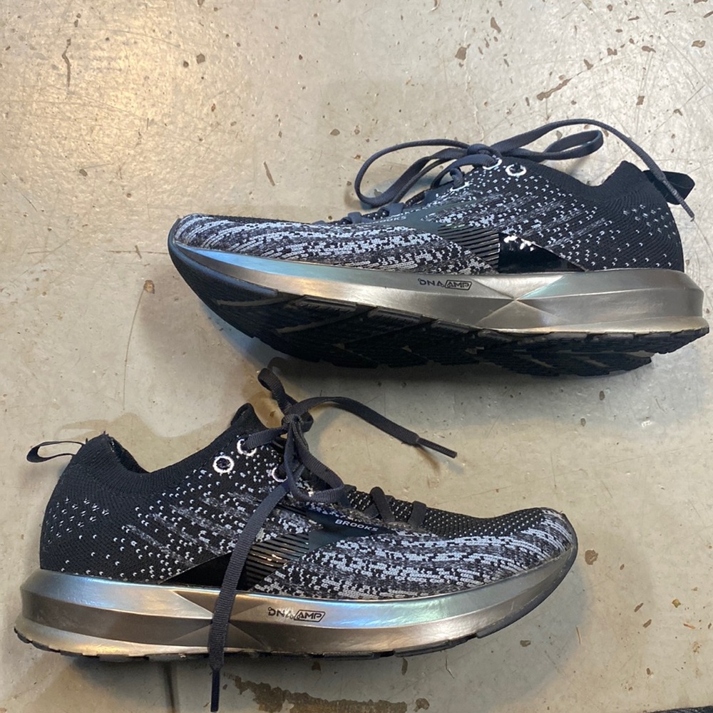Excellent condition Brooks Levitate 3 Sneakers size 7.5
